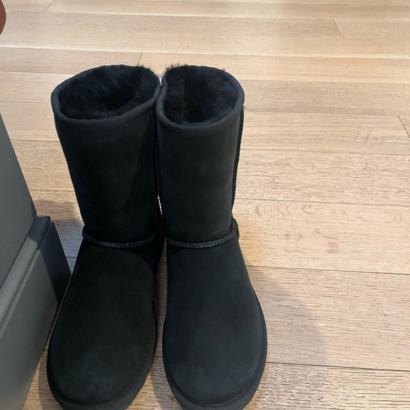 UGG boots - Picture 2 of 4